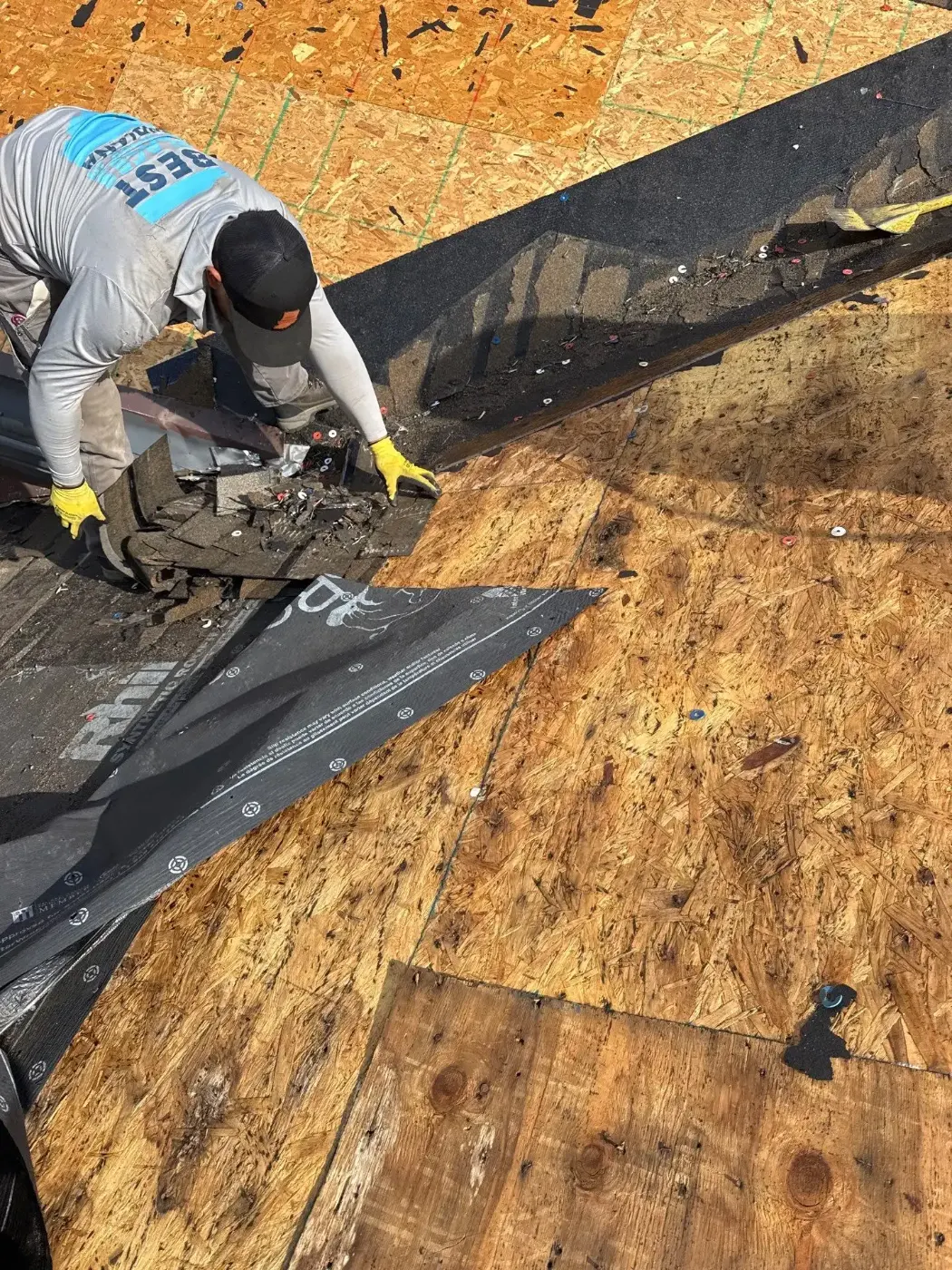 Manufacturer-certified roof installation in Greentown